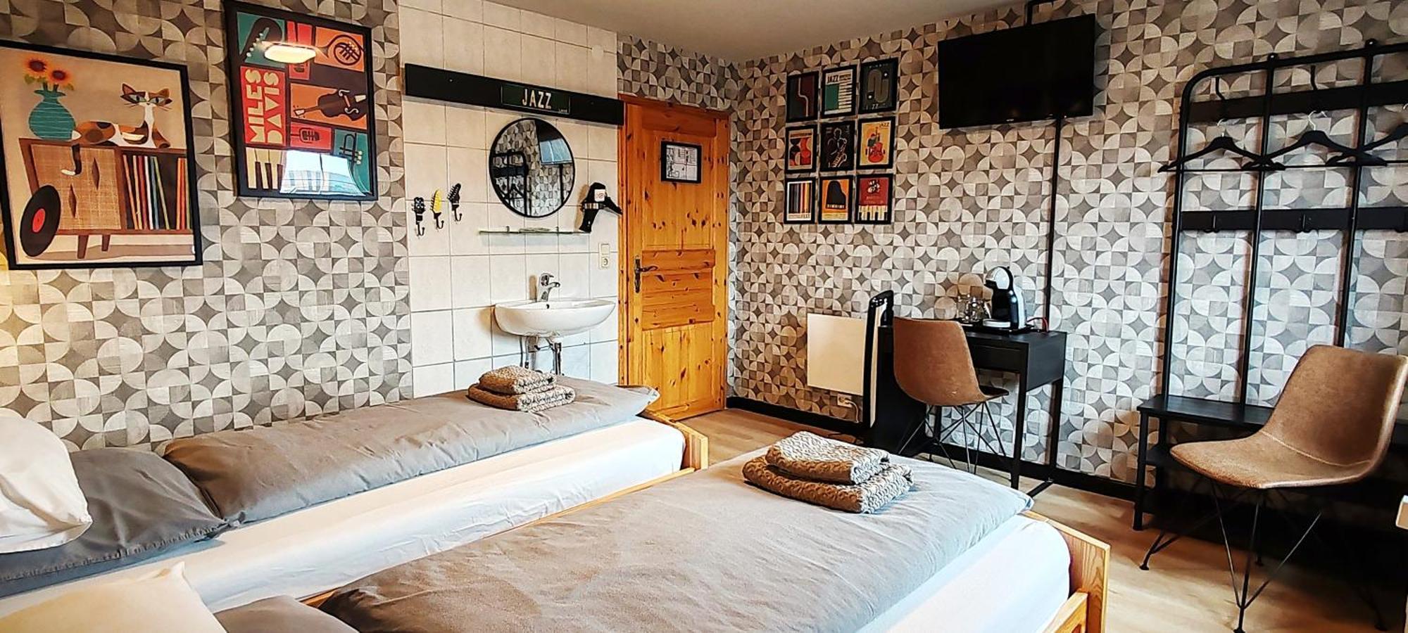 Roastineer Hotel Battenberg  エクステリア 写真